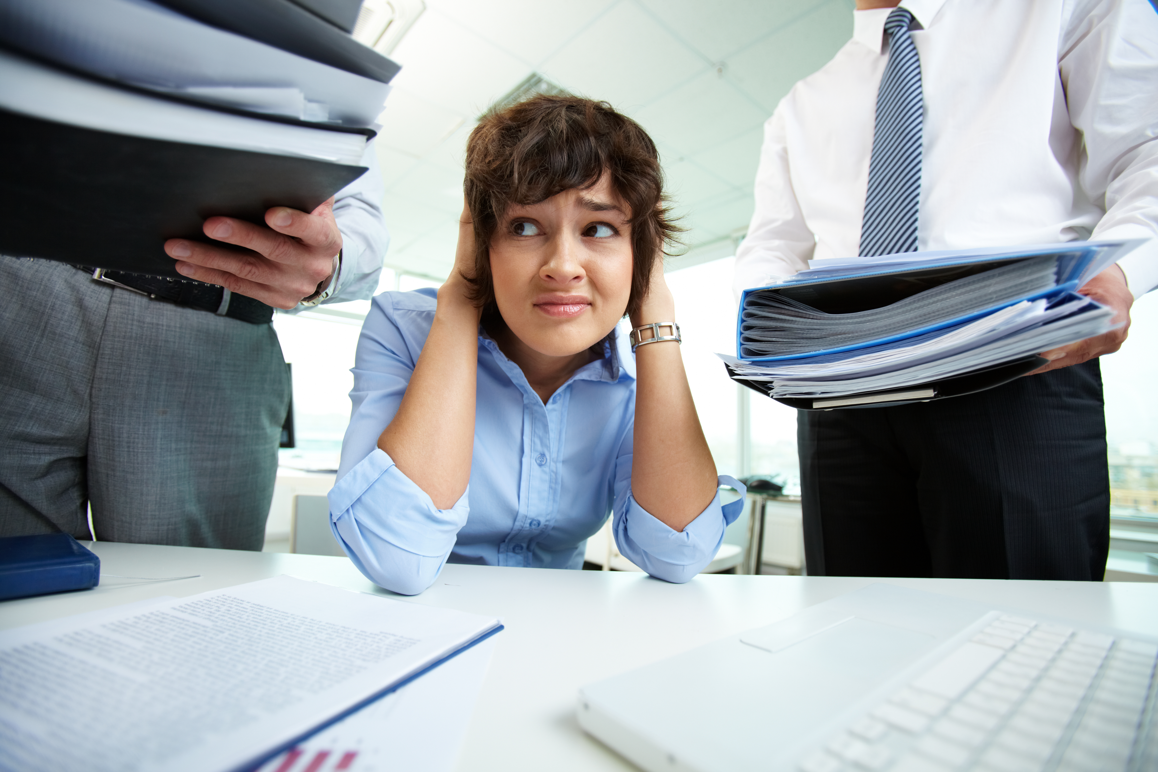 Employee stress. Стресс сотрудников. Работник в стрессе. Стресс в офисе. Стресс руководителя.